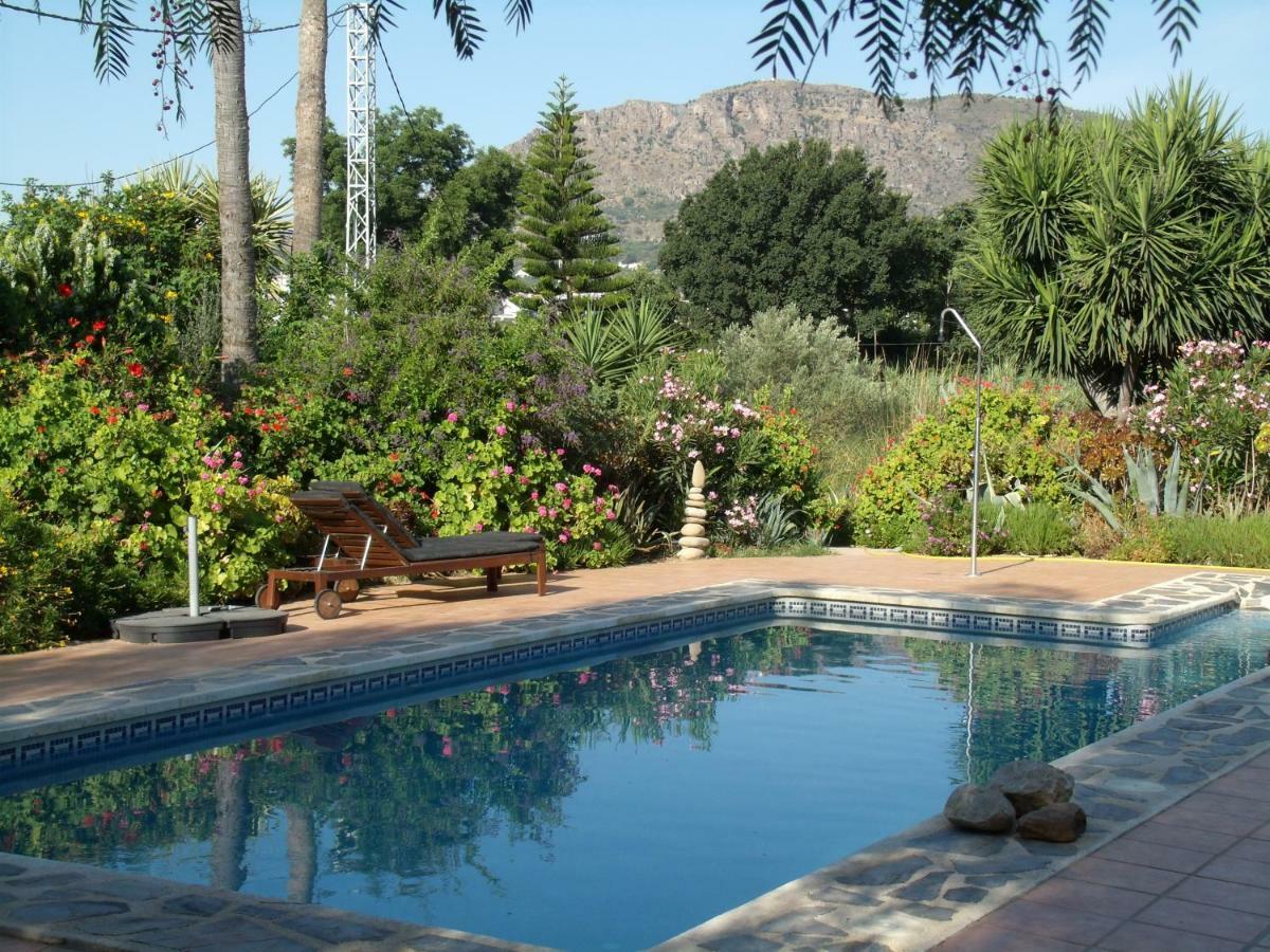 La Blanca Casa de Campo Alora